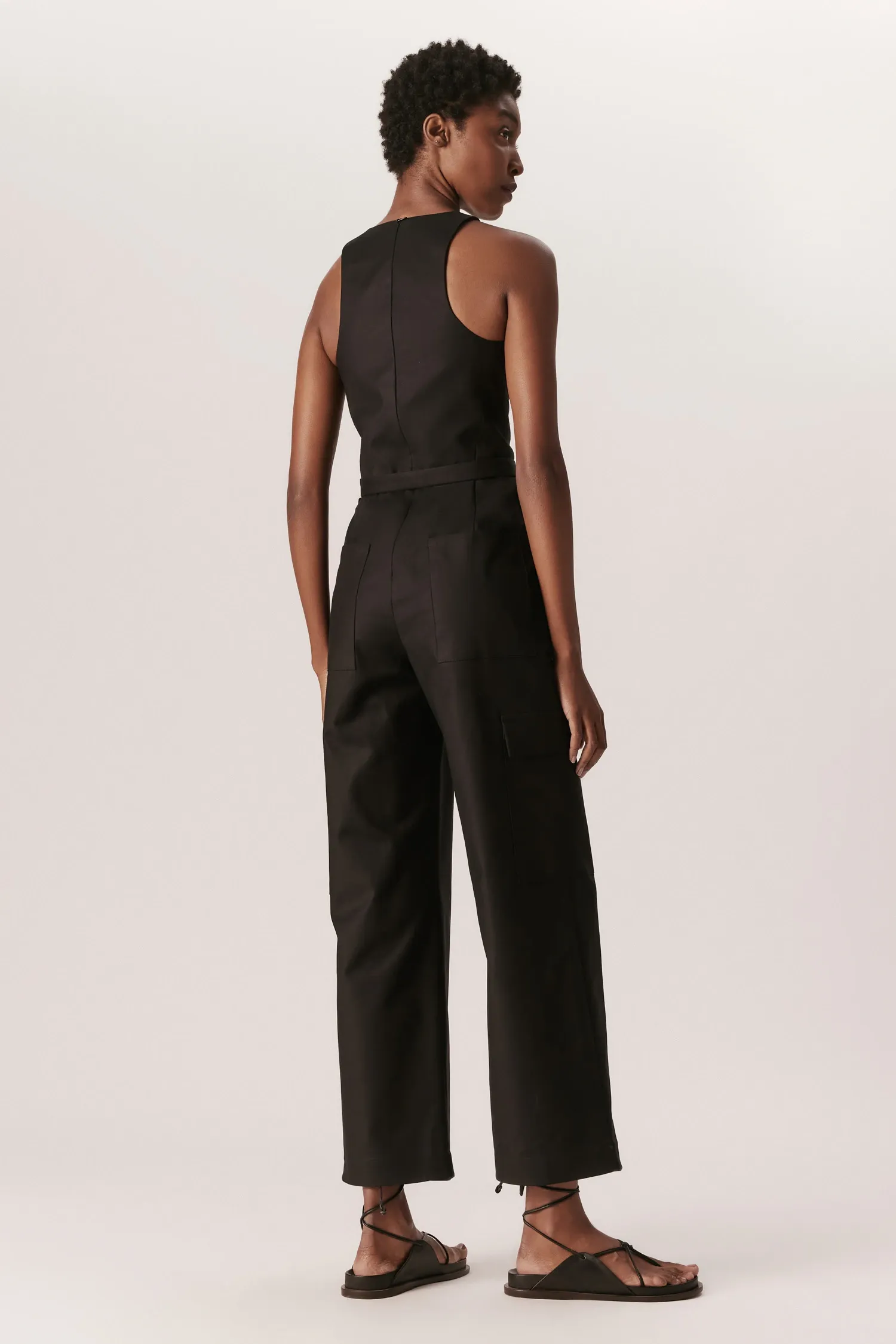 007429_MACACAO_DECOTE_ALTO_BOLSO_CARGO_PRETO_ANDREAMARQUES -2-